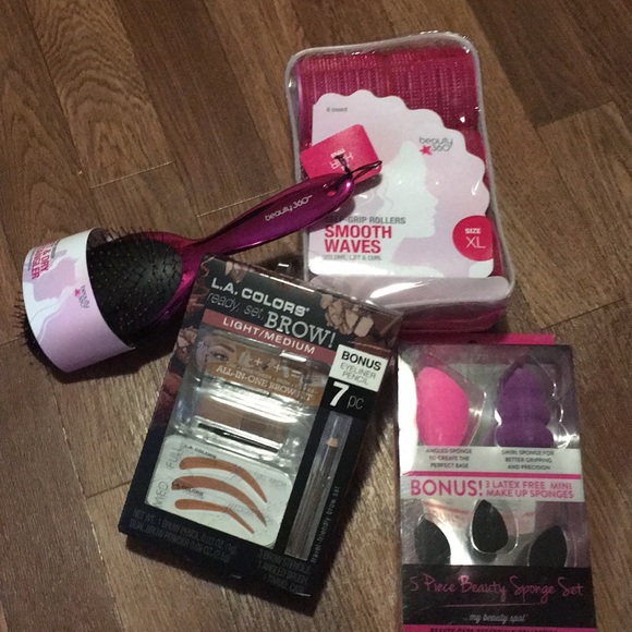 BEAUTY⭐️360 Accessories - “NWT” Beauty Bundle!!💄